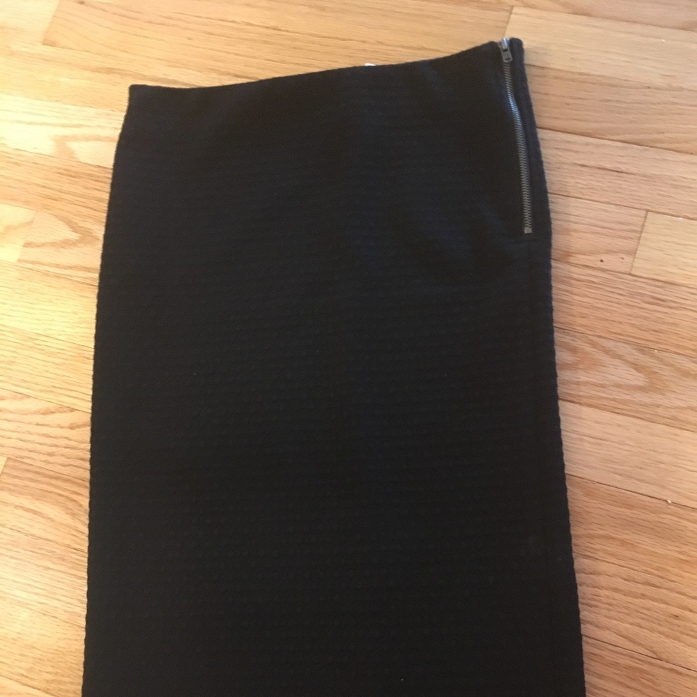 LOFT Black Textured Pencil Skirt with Exposed Zip